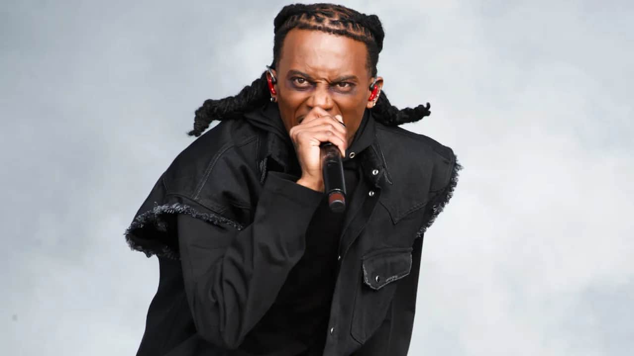 Styl opium co to? Poznaj mroczne tajemnice nowej estetyki modowej